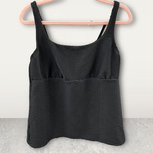 Lands End Solid black textured swim tank with underwire size 16